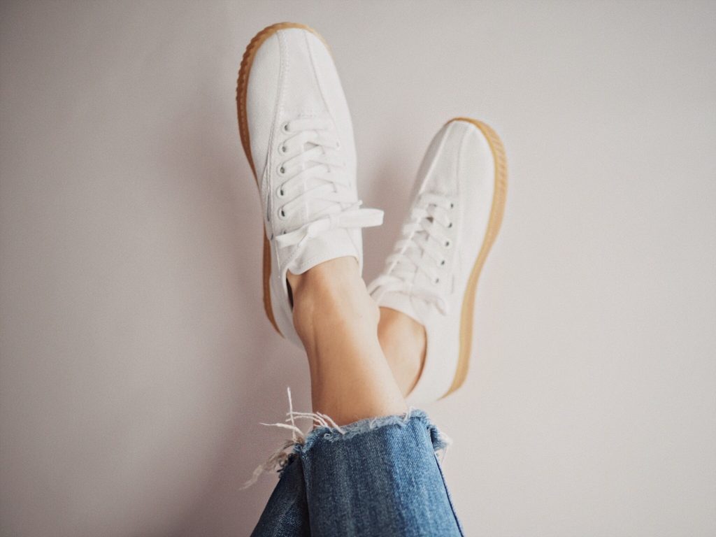 simple white tennis shoes